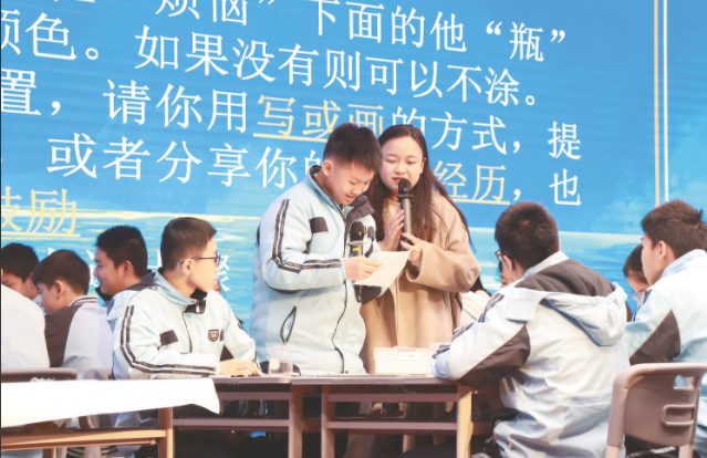 让校园充溢阳光花香让英勇的生命之花在